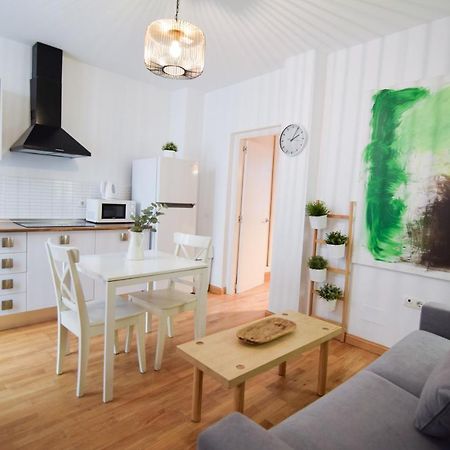 Letmalaga Carreteria Apartment ภายนอก รูปภาพ