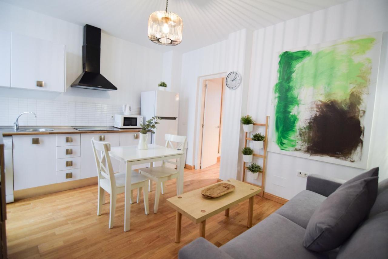 Letmalaga Carreteria Apartment ภายนอก รูปภาพ