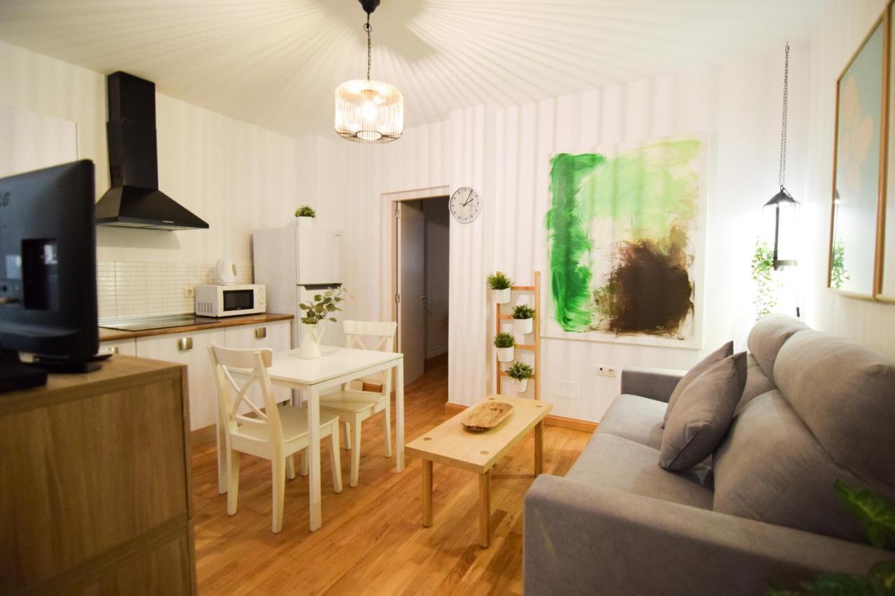 Letmalaga Carreteria Apartment ภายนอก รูปภาพ