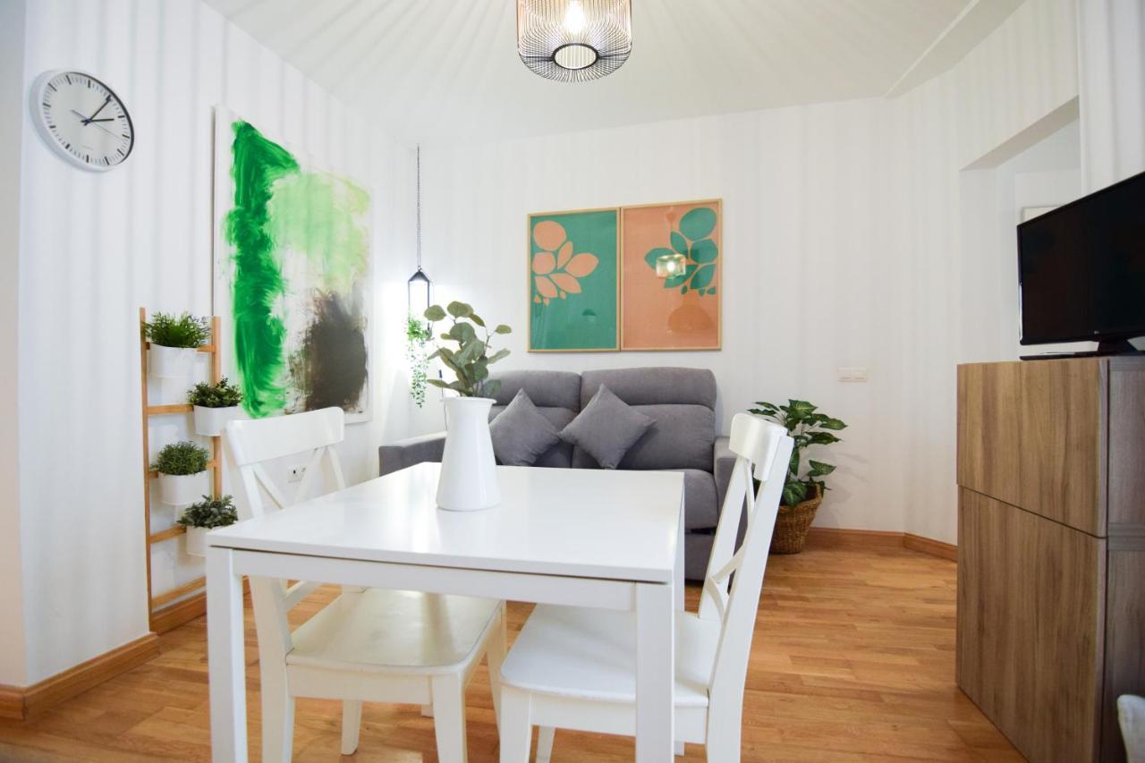 Letmalaga Carreteria Apartment ภายนอก รูปภาพ
