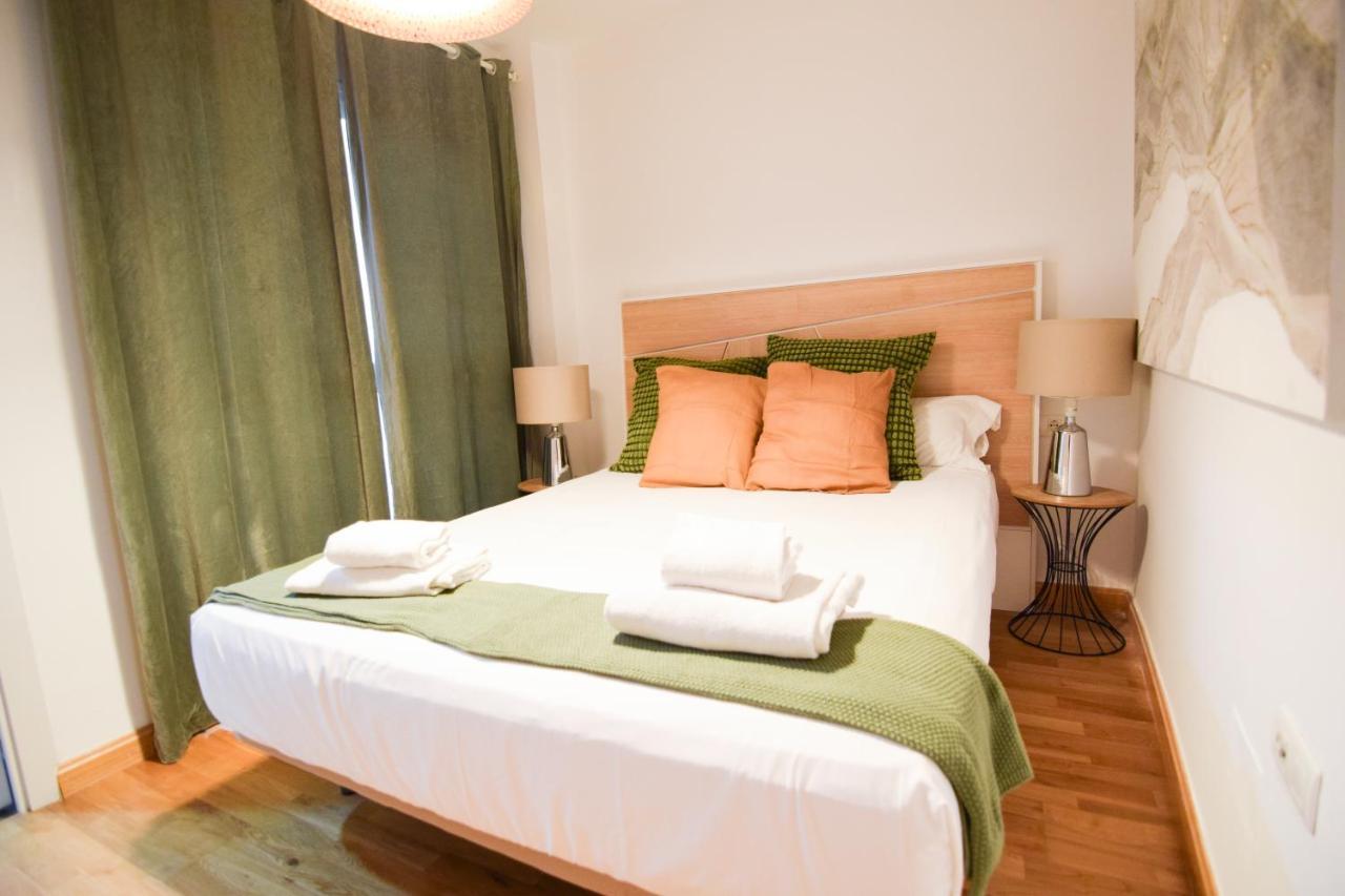 Letmalaga Carreteria Apartment ภายนอก รูปภาพ